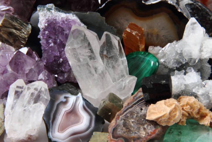 Crystals for manifesting