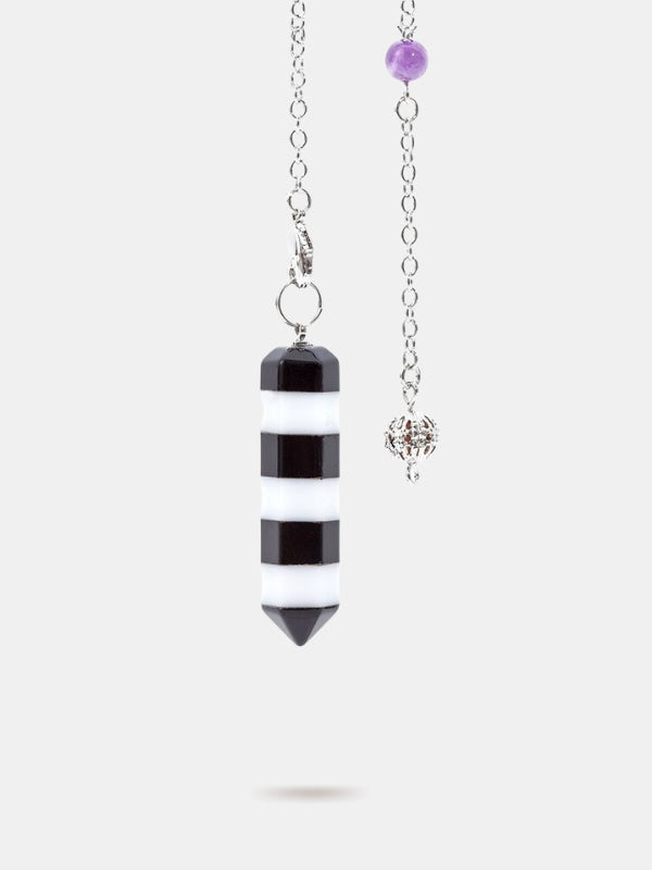 Black and white pendulum