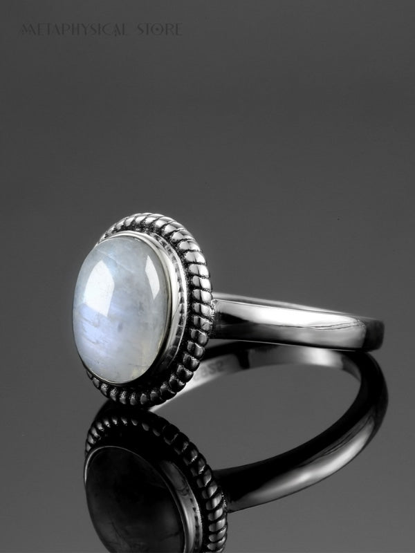 Silver moonstone ring