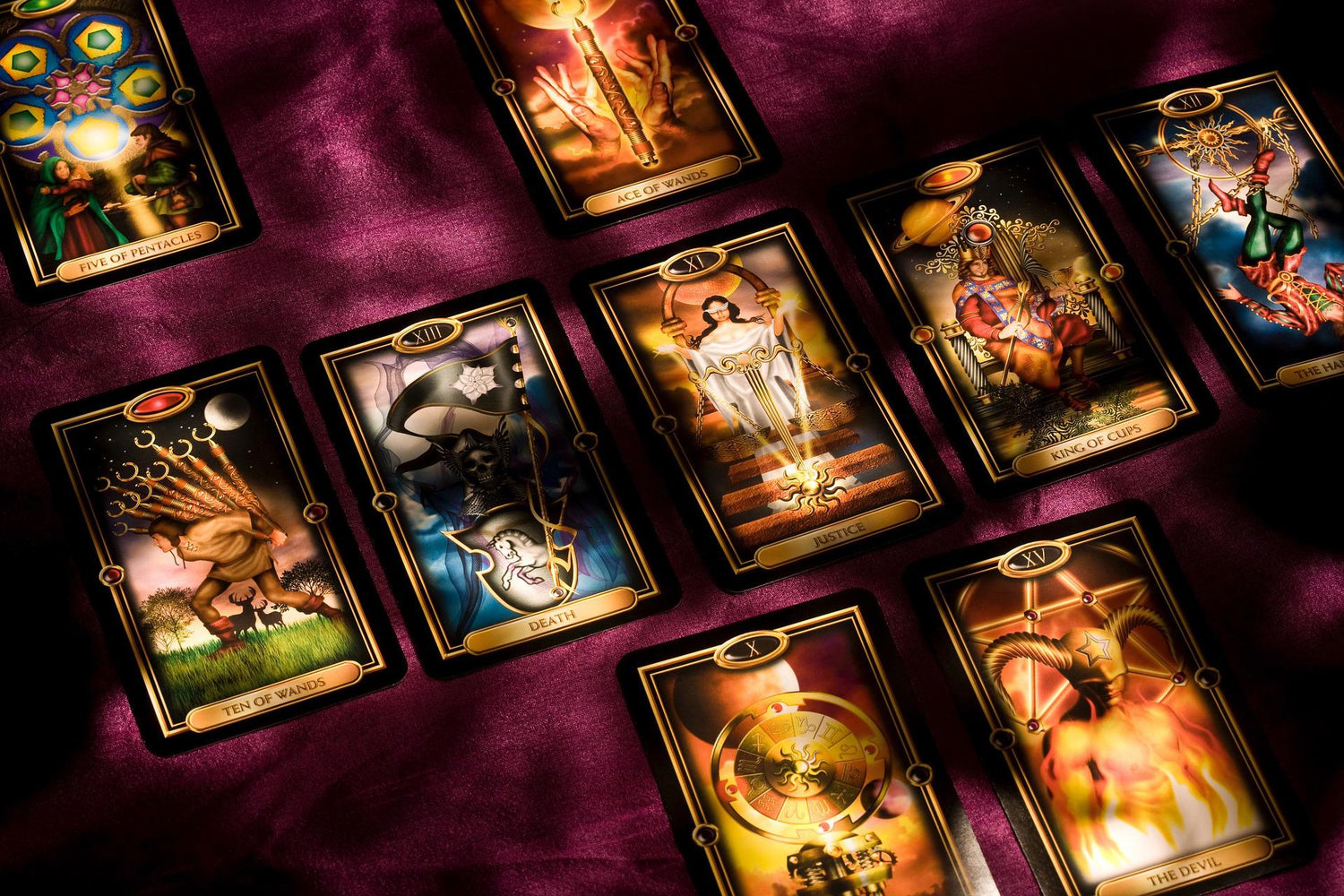 Tarot cards and oracle cards
